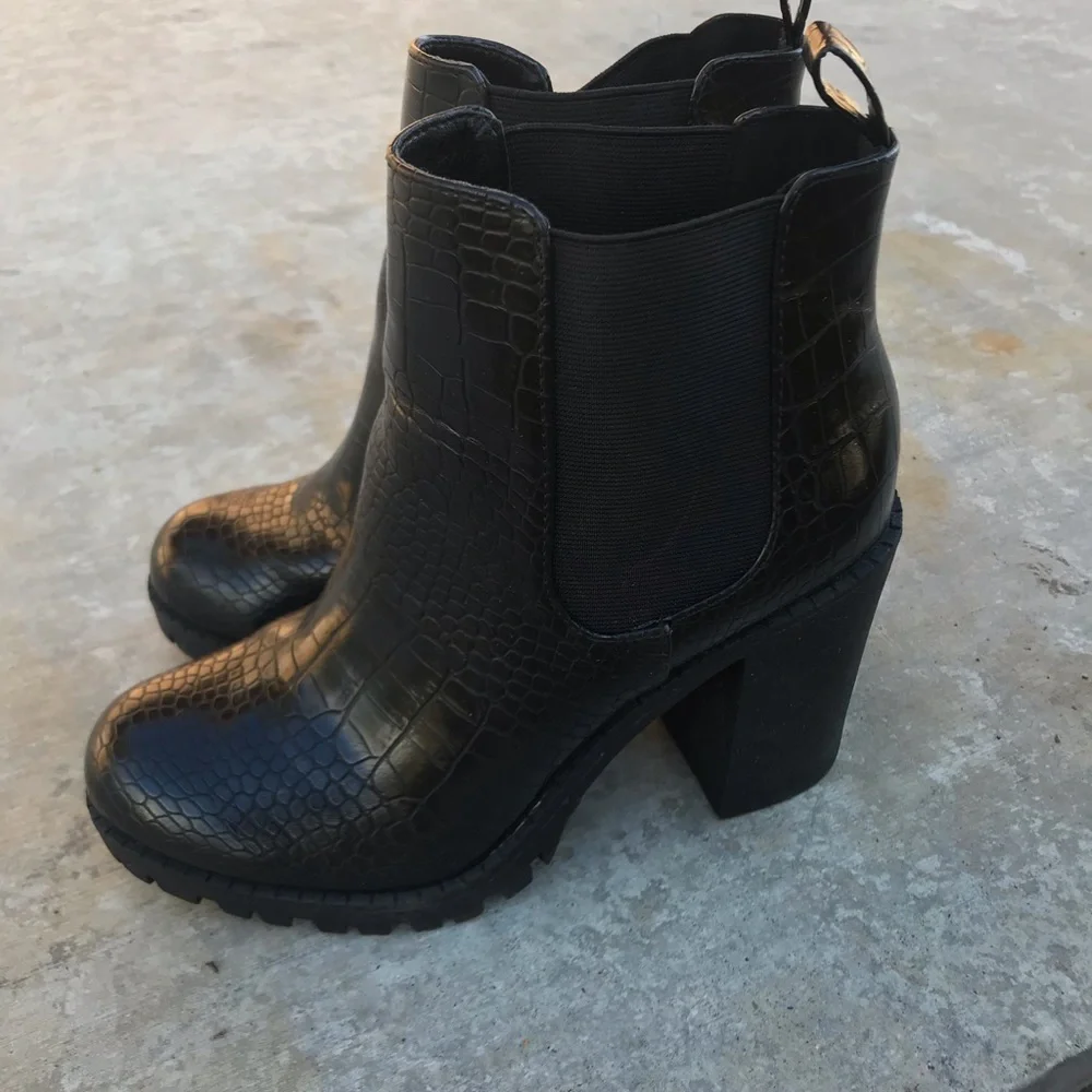 Glove croc combat slip on heels bootie size 7 - Picture 4 of 6